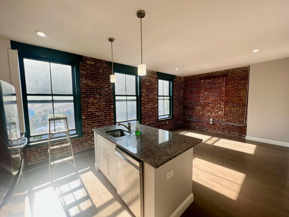Apartment for rent at 154-156 Main St, Worcester, MA 01608