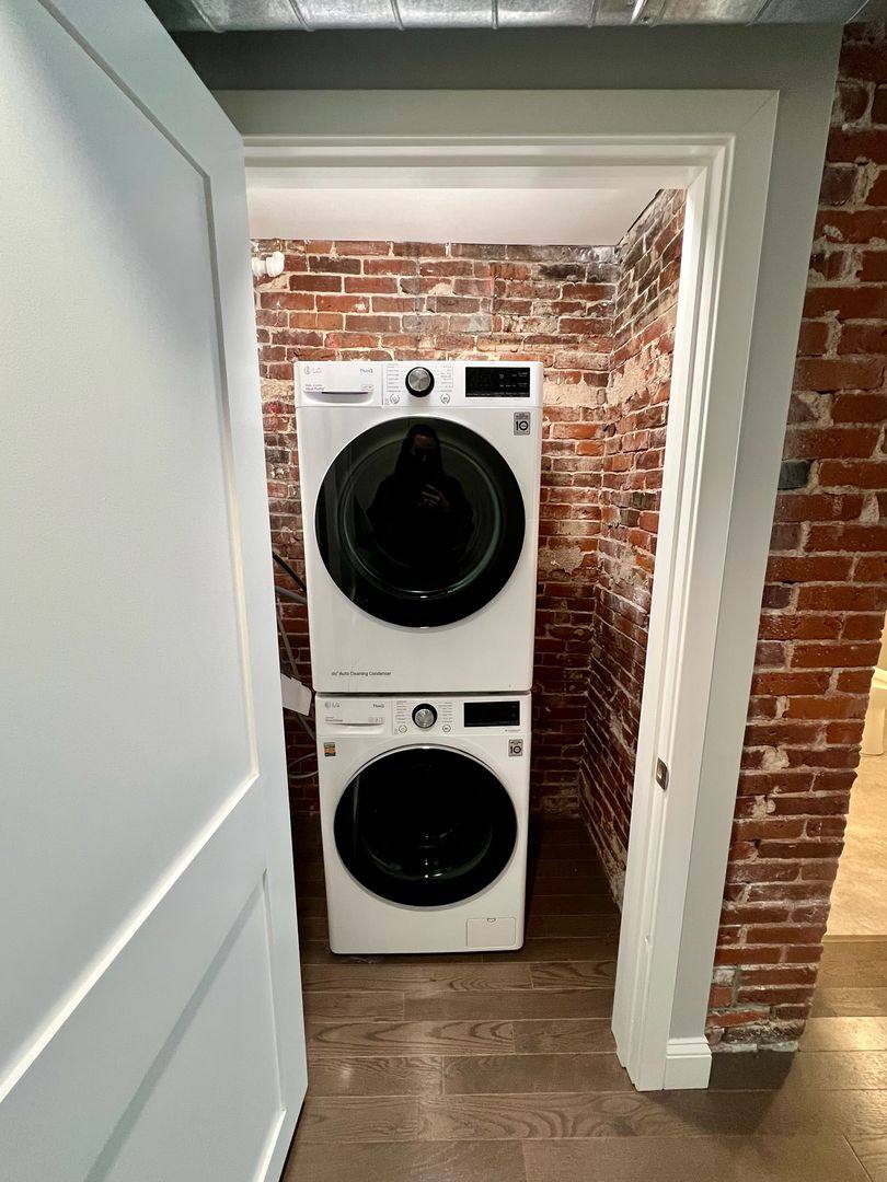 Apartment for rent at 154-156 Main St, Worcester, MA 01608