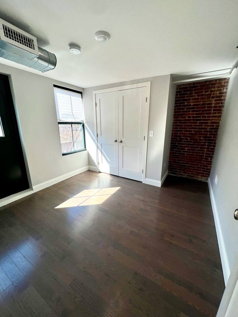 Apartment for rent at 154-156 Main St, Worcester, MA 01608