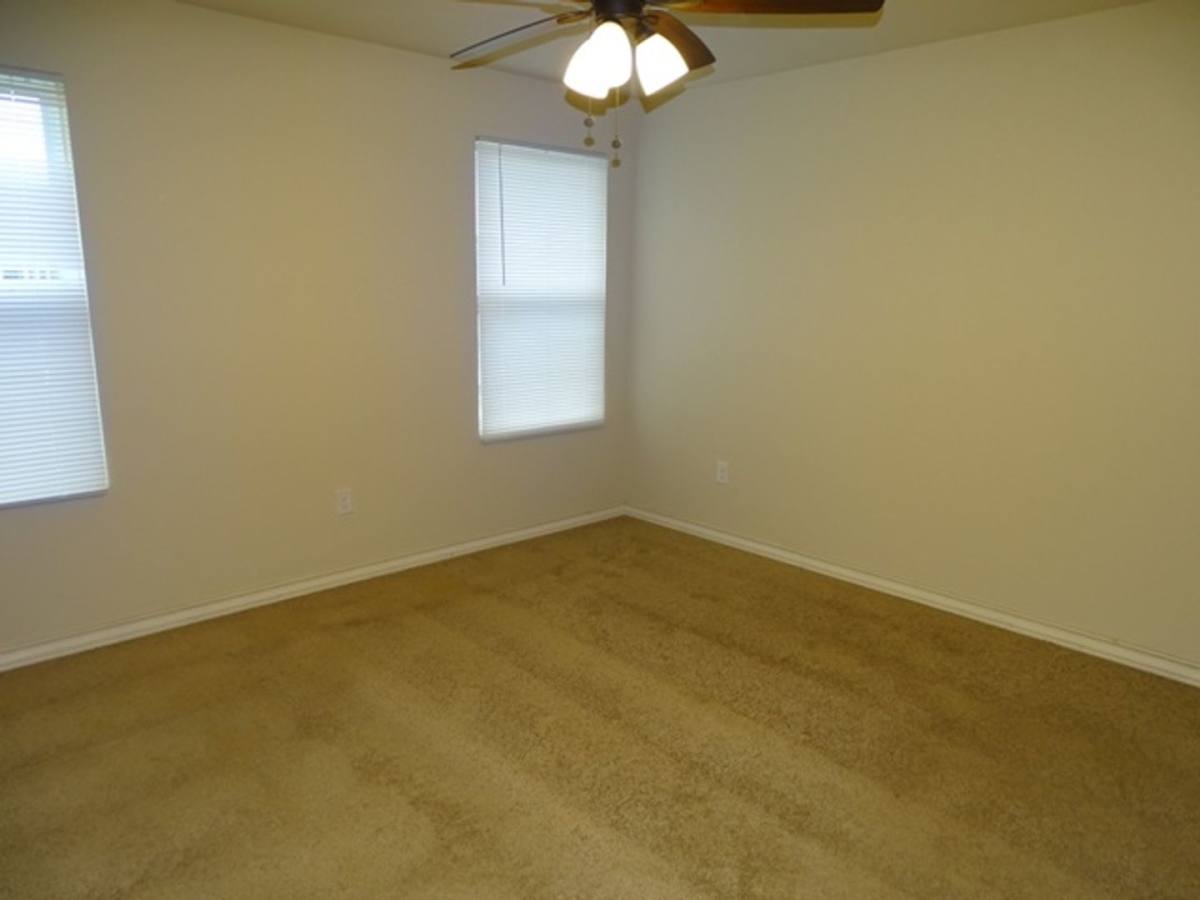 Townhouse for rent at 6619 Arancione Ave, San Antonio, TX 78233