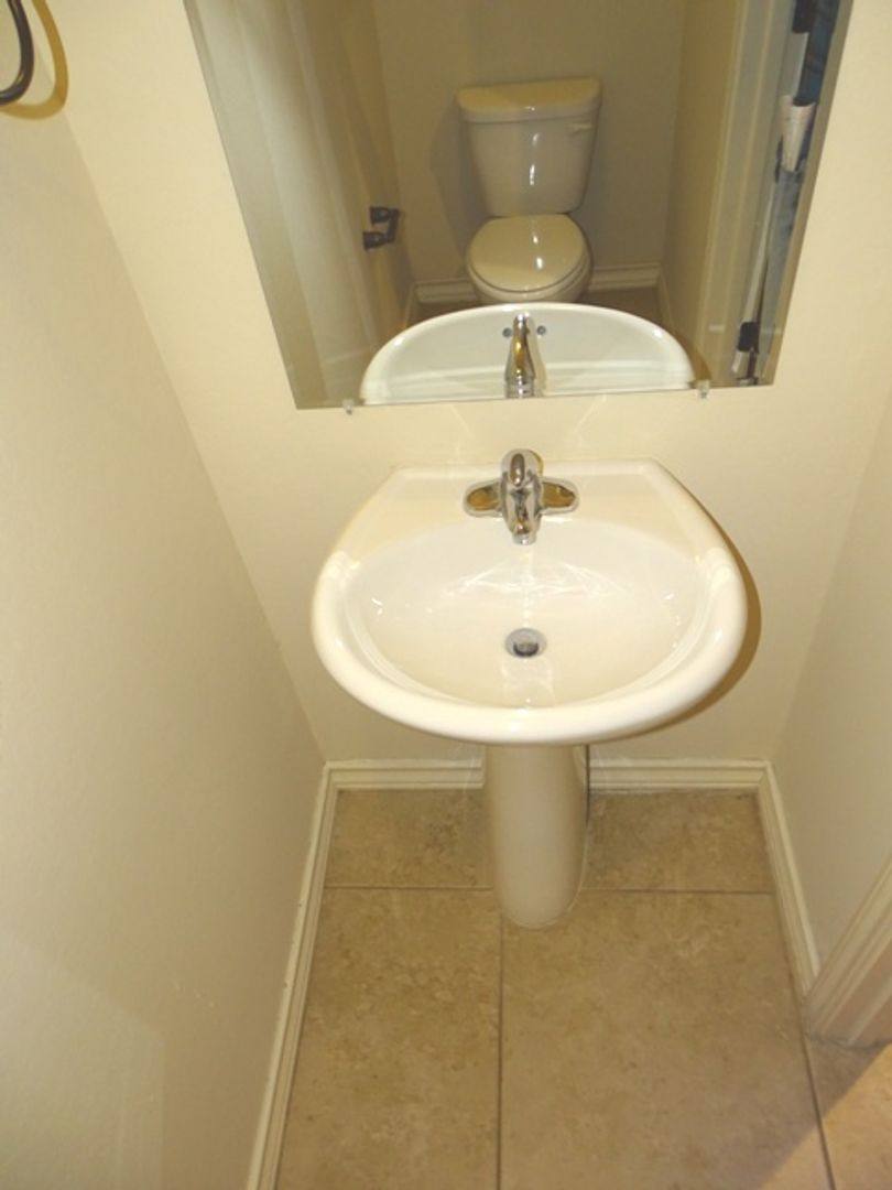 Townhouse for rent at 6619 Arancione Ave, San Antonio, TX 78233