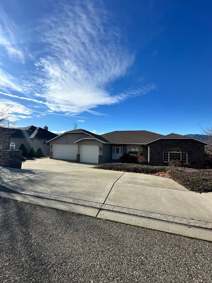 House for rent at 946 Briarwood, East Wenatchee, WA 98802
