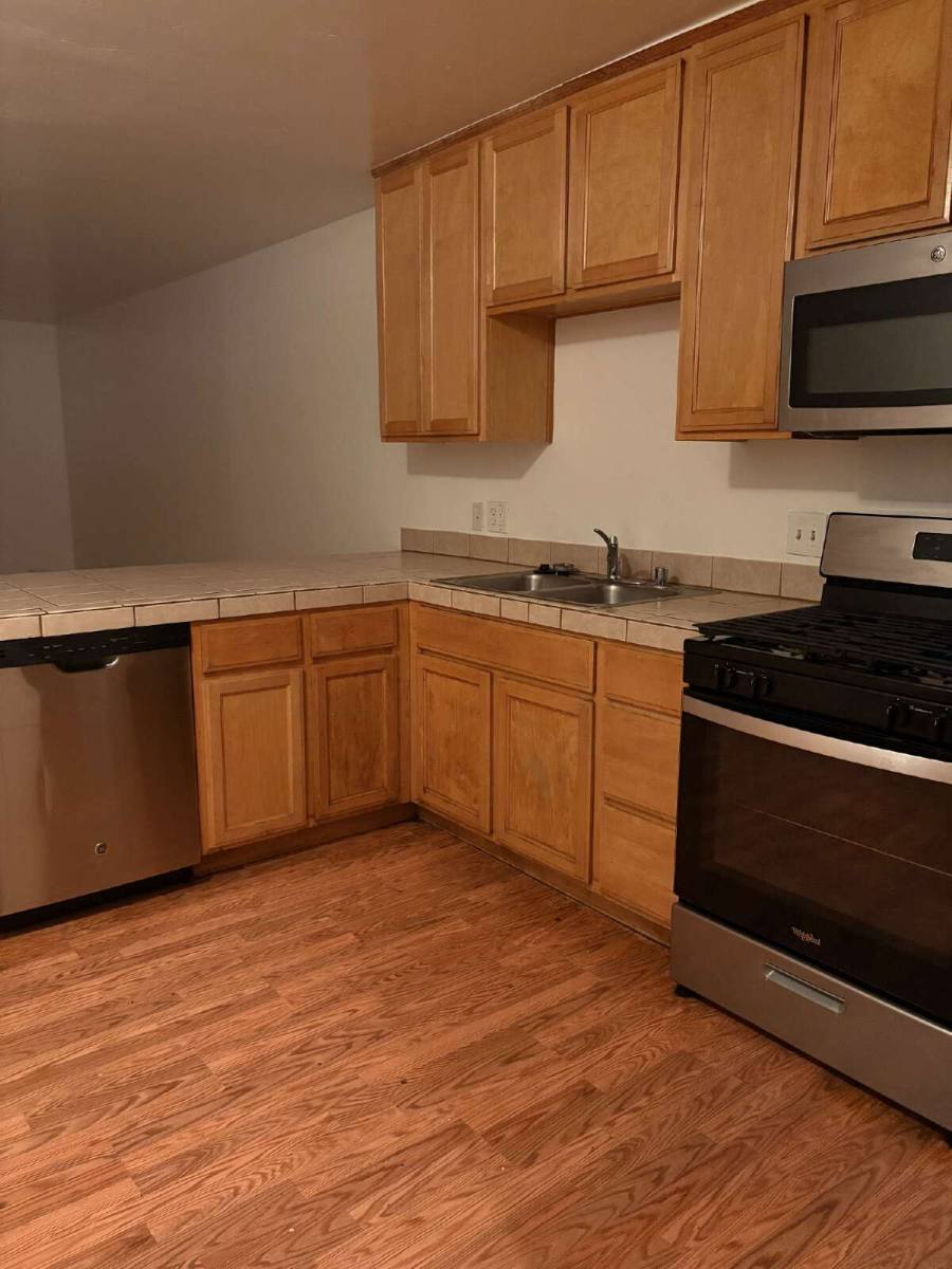 Apartment for rent at 1100 Evelyn Lane #C, Sacramento, CA 95864