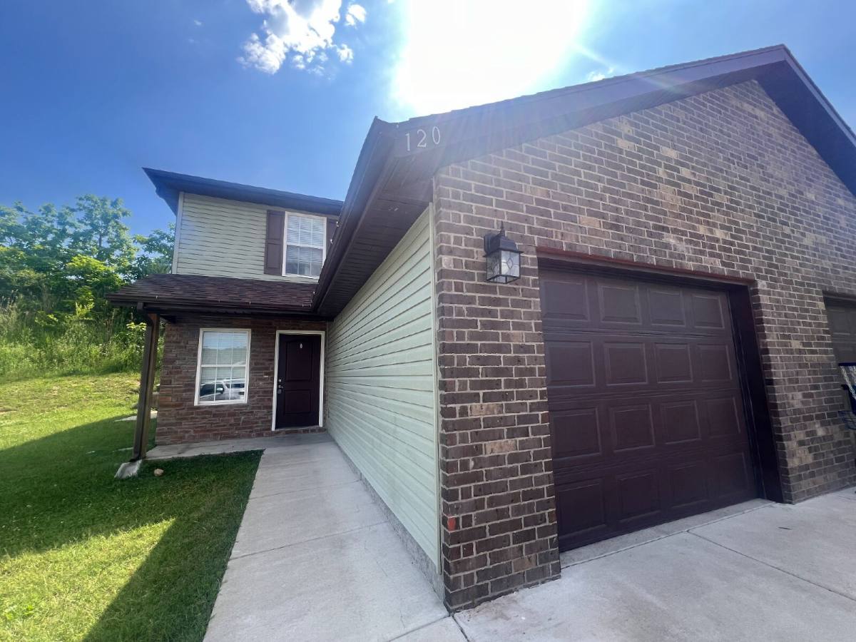 Townhouse for rent at 120 Sunrise Cove, Branson, MO 65616