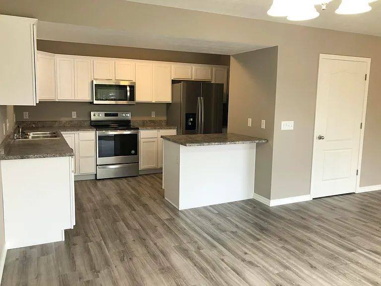 Townhouse for rent at 120 Sunrise Cove, Branson, MO 65616