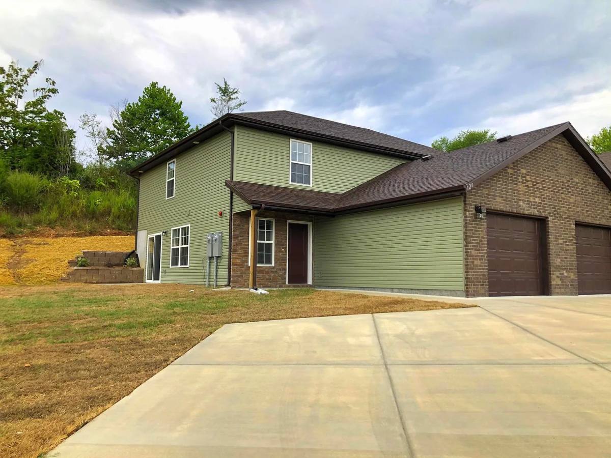 Townhouse for rent at 120 Sunrise Cove, Branson, MO 65616