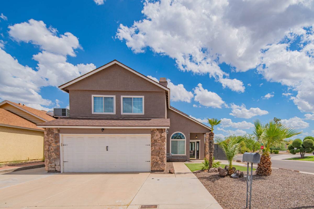 House for rent at 10615 N 63rd Dr, Glendale, AZ 85304