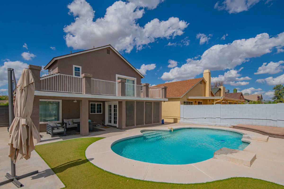 House for rent at 10615 N 63rd Dr, Glendale, AZ 85304