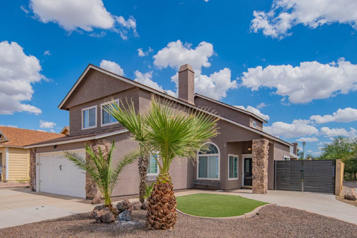 House for rent at 10615 N 63rd Dr, Glendale, AZ 85304