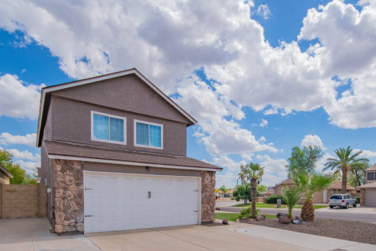House for rent at 10615 N 63rd Dr, Glendale, AZ 85304