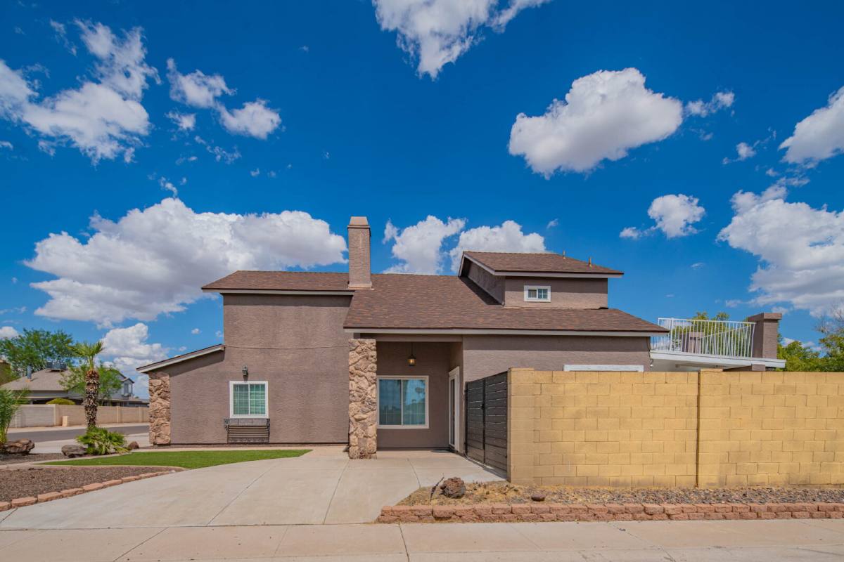 House for rent at 10615 N 63rd Dr, Glendale, AZ 85304