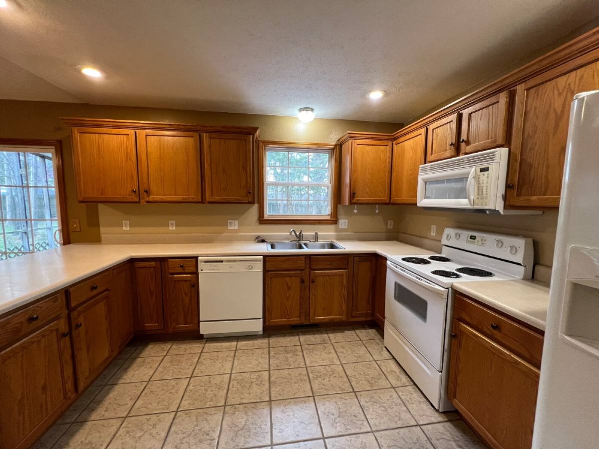 House for rent at 161 Shadowview Dr, Branson, MO 65616