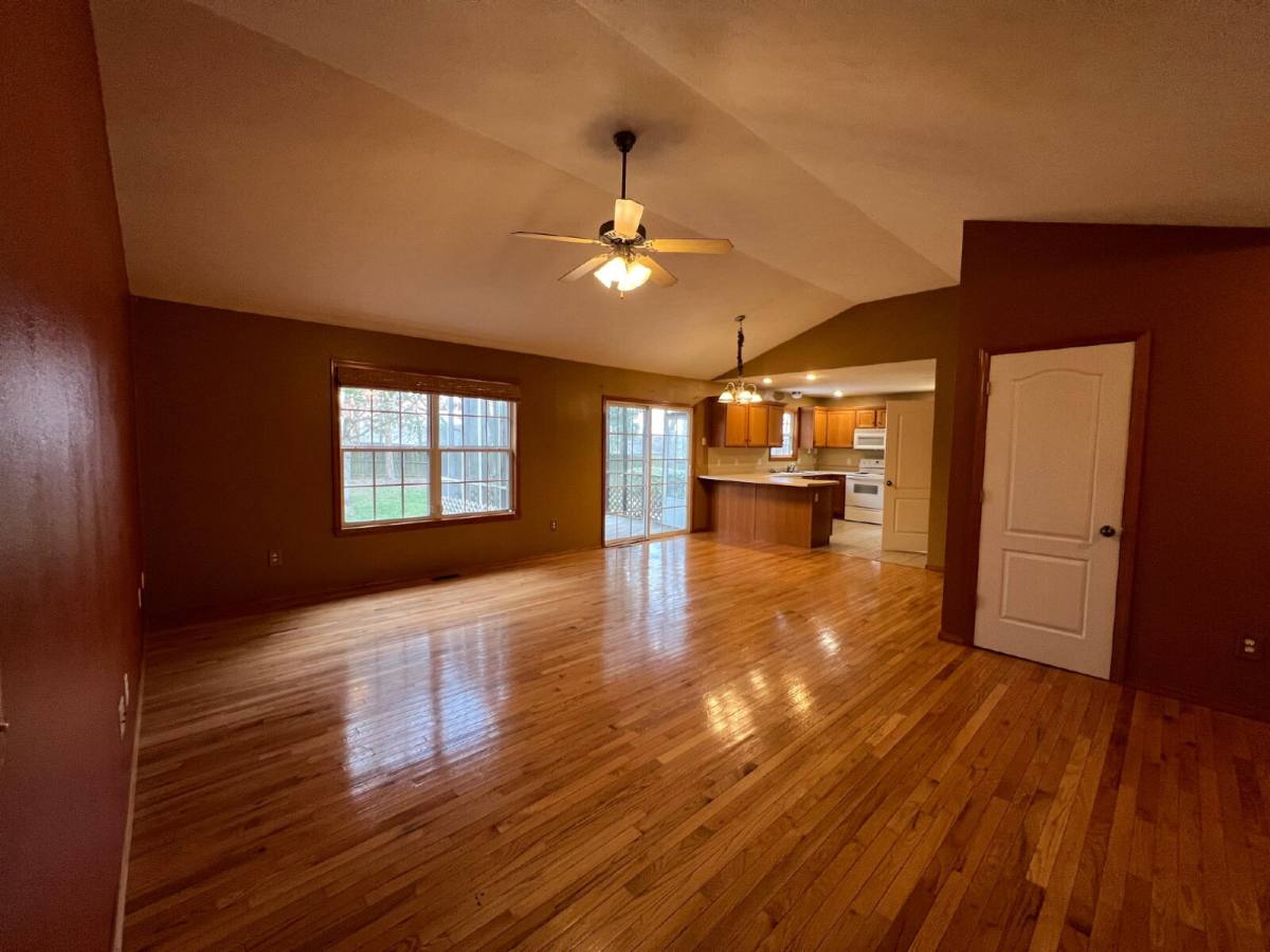 House for rent at 161 Shadowview Dr, Branson, MO 65616