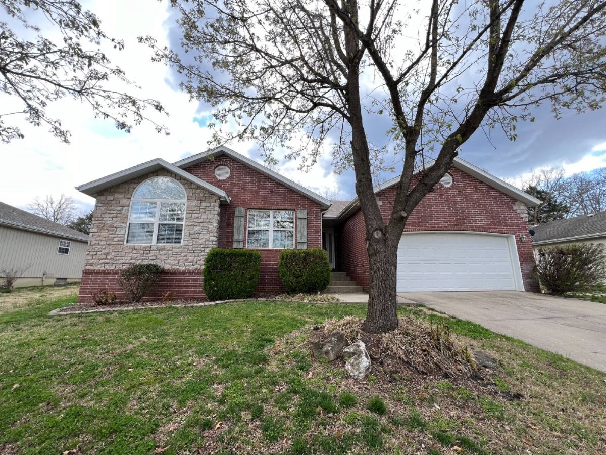 House for rent at 161 Shadowview Dr, Branson, MO 65616