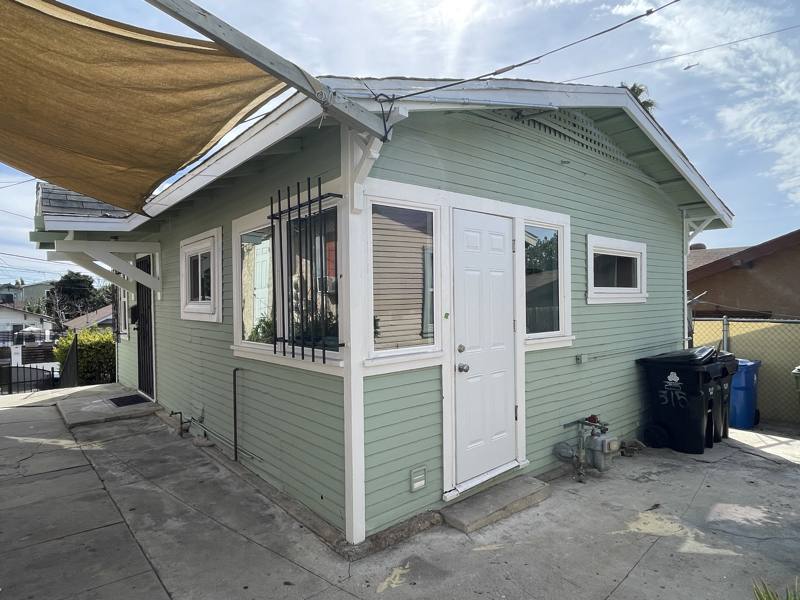 House for rent at 515 Burlington Ave, Los Angeles, CA 90026