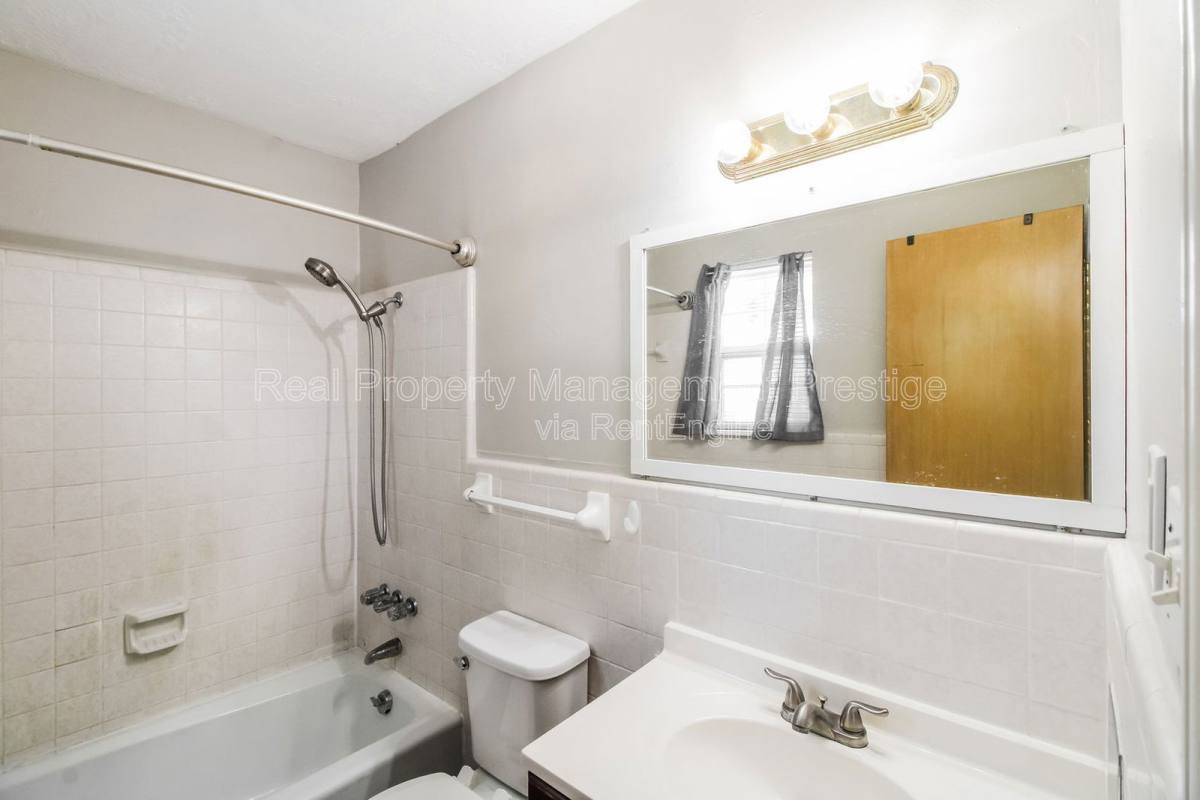 Apartment for rent at 610 Ball St #6, Galveston, TX 77550