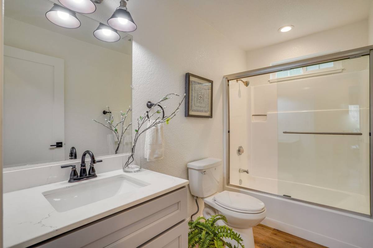 Apartment for rent at 1282 Mattox Rd, Hayward, CA 94541