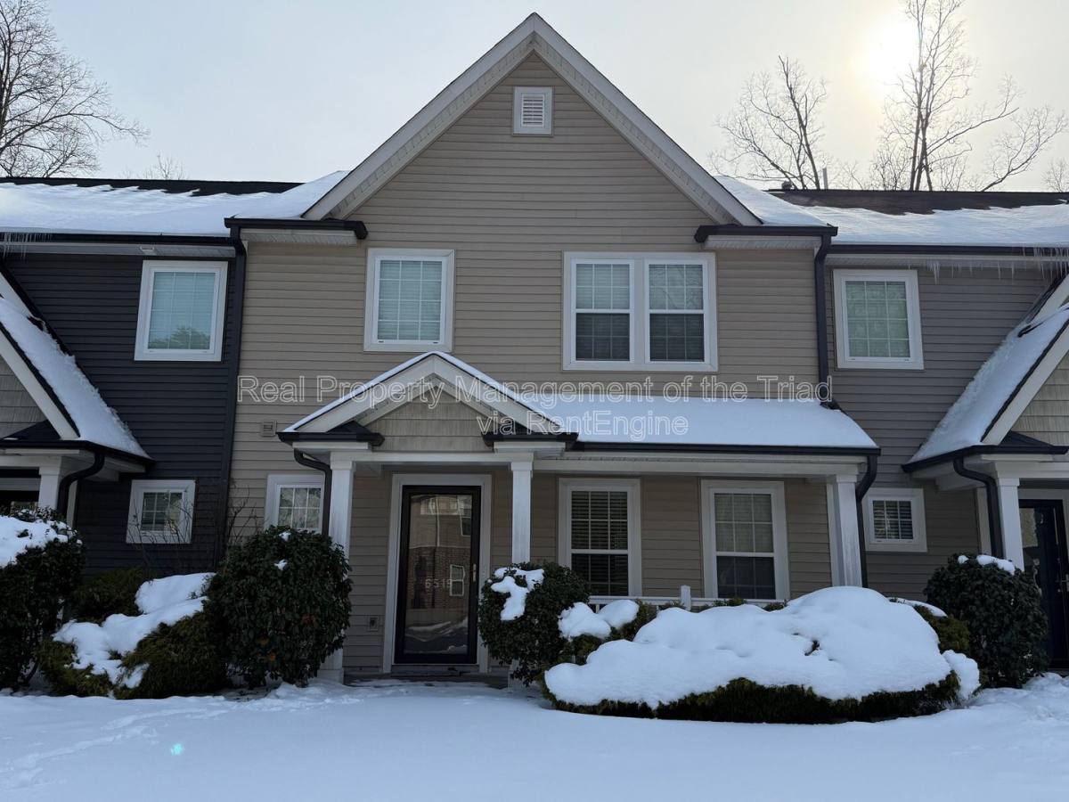 Townhouse for rent at 6519 Ashebrooke Dr, High Point, NC 27265