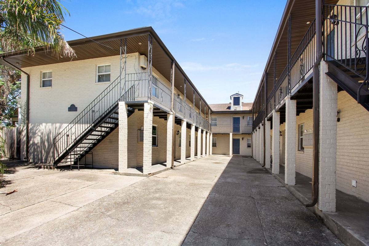 Apartment for rent at 803 Felicity St, New Orleans, LA 70130