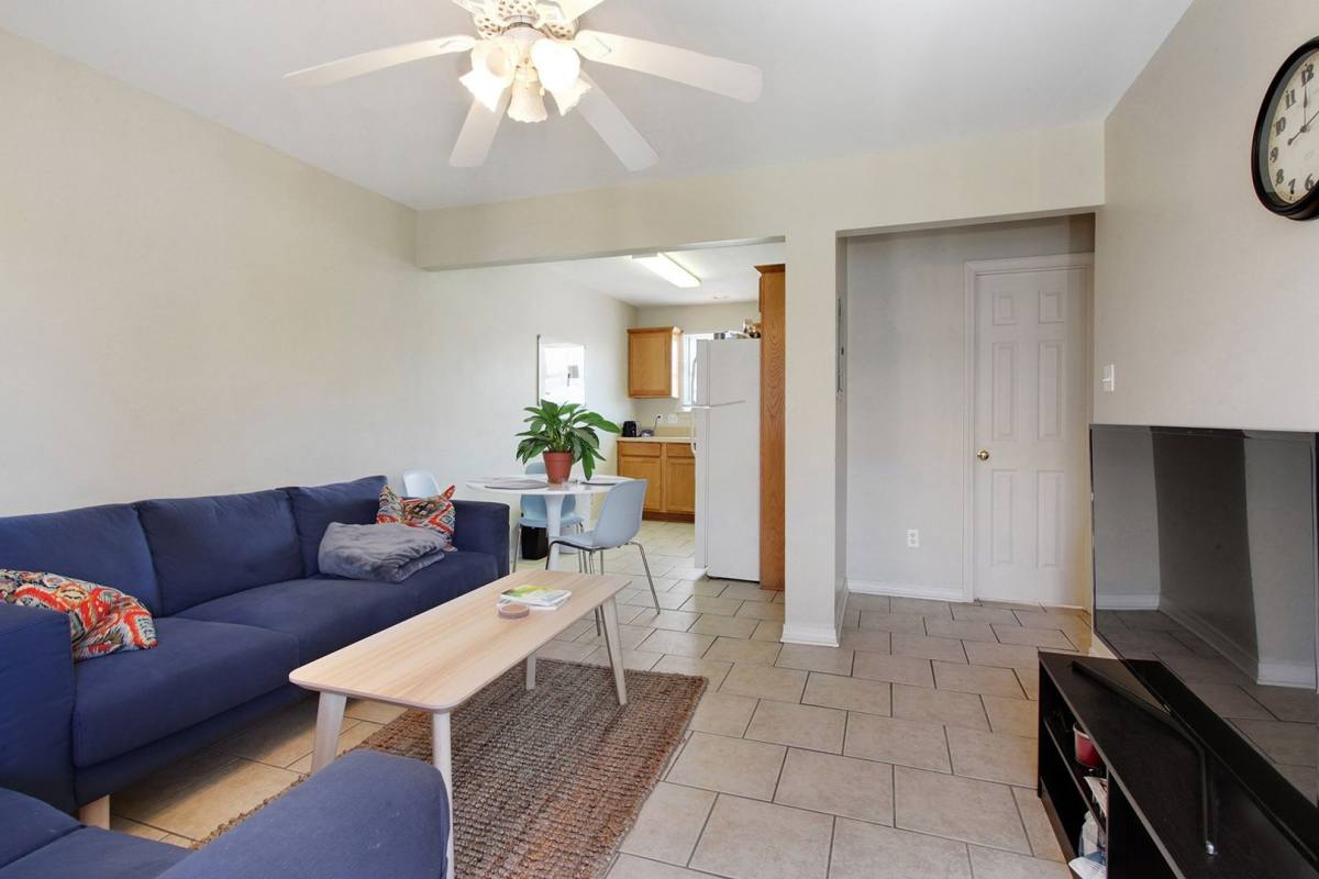 Apartment for rent at 803 Felicity St, New Orleans, LA 70130