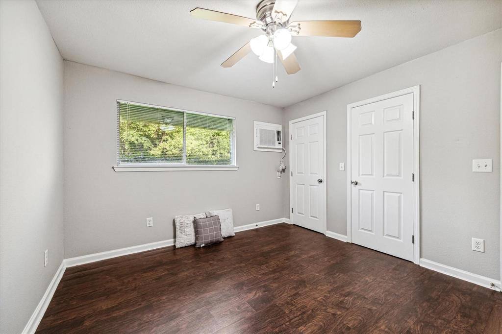 Apartment for rent at 1225 W 25th St #9, Houston, TX 77008