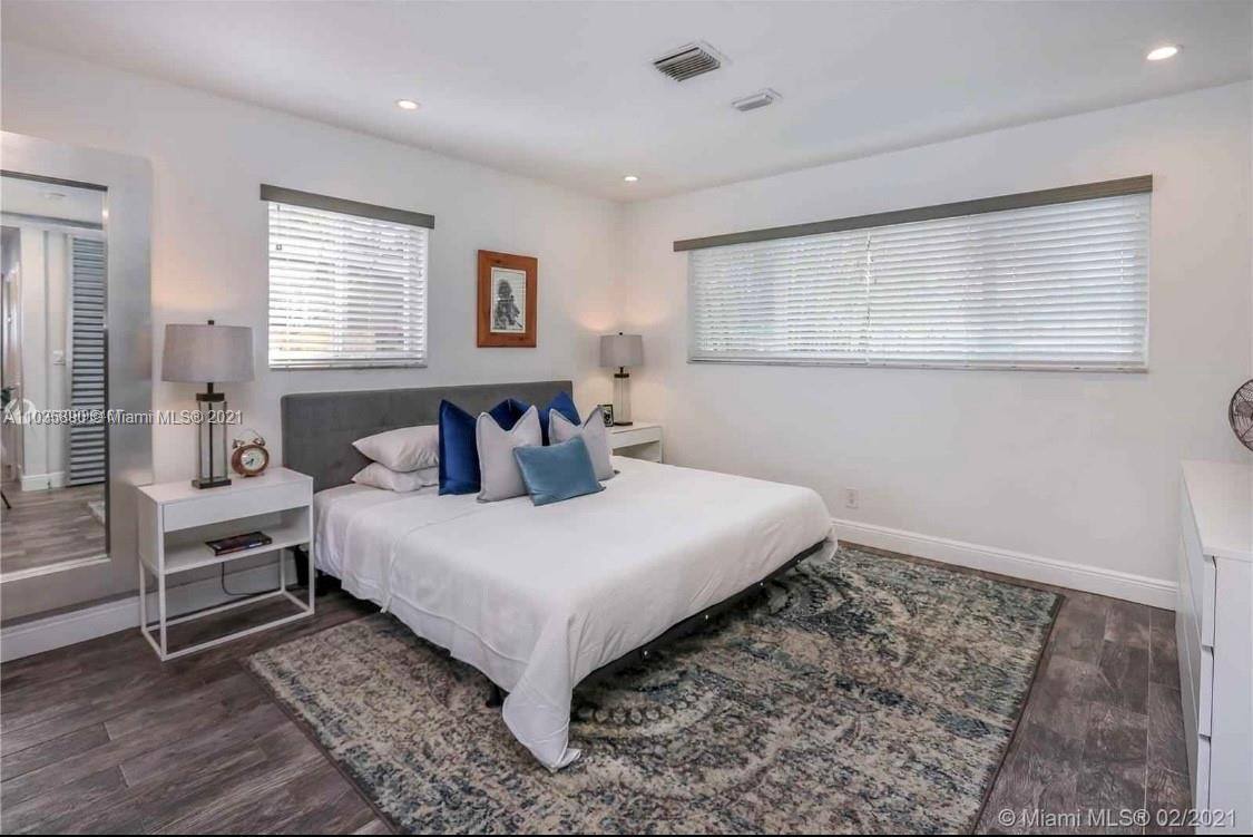 House for rent at 923 N 14th Ave, Hollywood, FL 33020