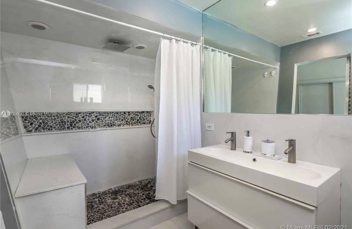House for rent at 923 N 14th Ave, Hollywood, FL 33020