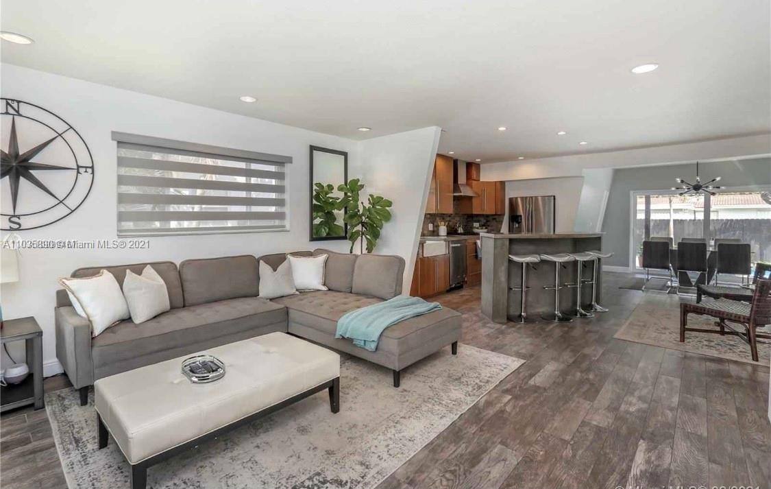 House for rent at 923 N 14th Ave, Hollywood, FL 33020