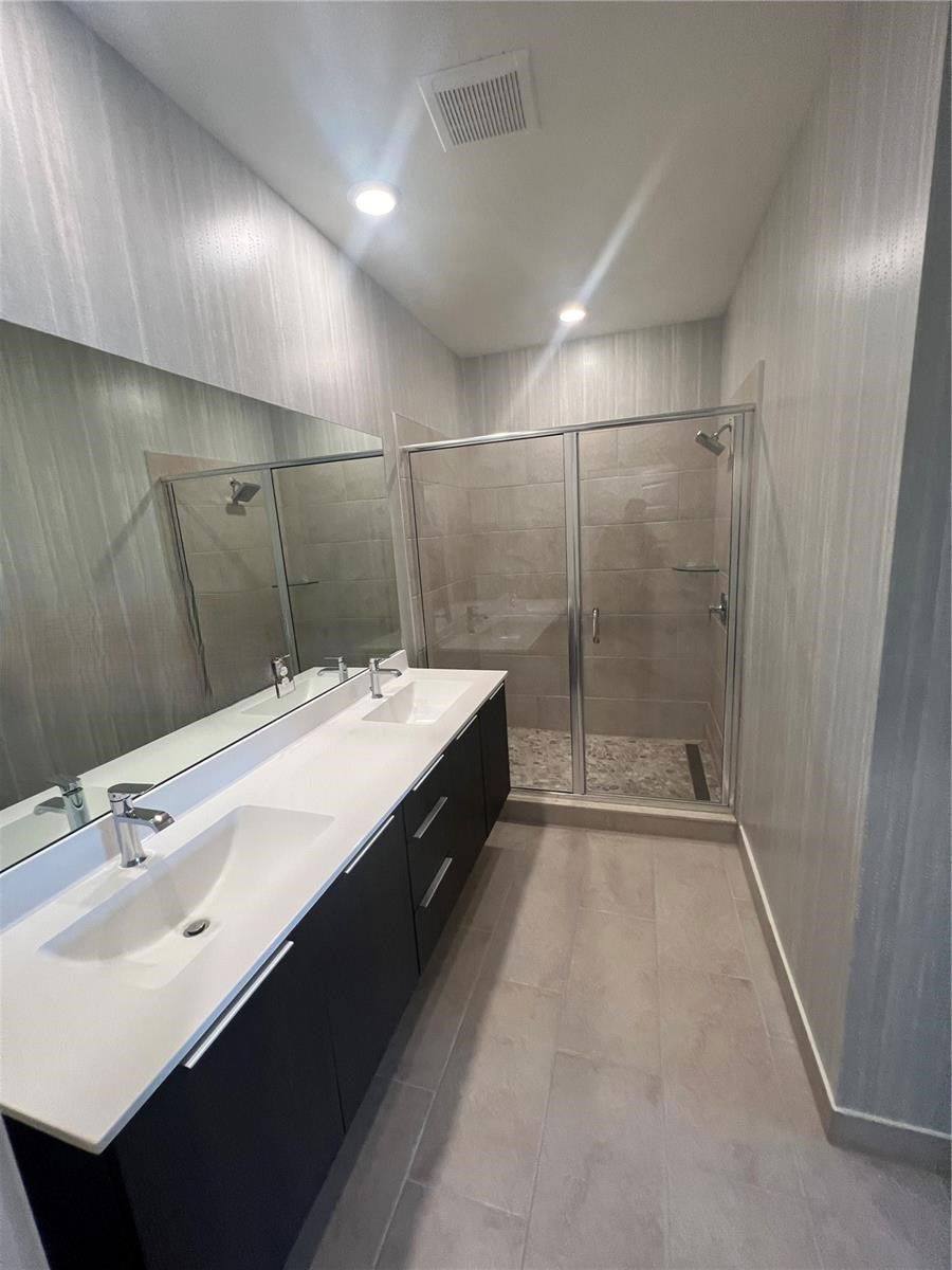 Townhouse for rent at 4740 NW 81st Ave, Miami, FL 33178