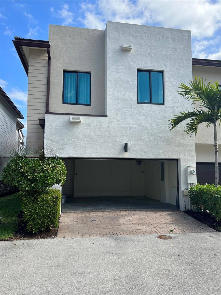 Townhouse for rent at 4740 NW 81st Ave, Miami, FL 33178