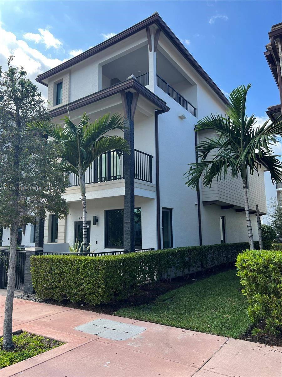 Townhouse for rent at 4740 NW 81st Ave, Miami, FL 33178
