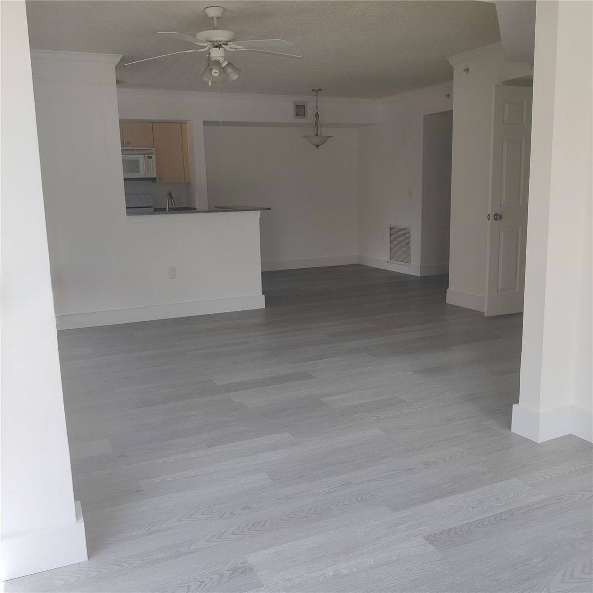 Apartment for rent at 2427 Centergate Dr, Hollywood, FL 33025