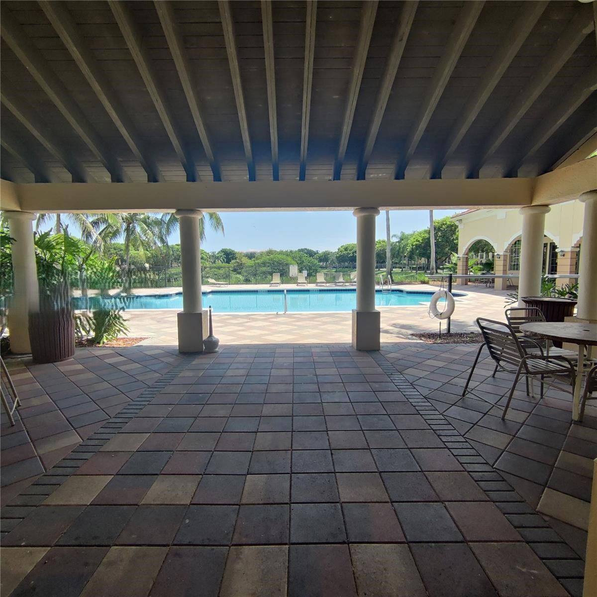 Apartment for rent at 2427 Centergate Dr, Hollywood, FL 33025