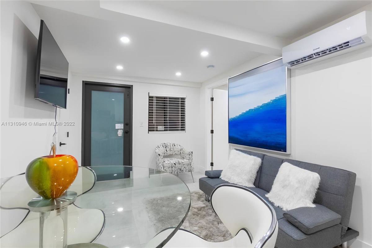 Apartment for rent at 52 NE 47th St #1, Miami, FL 33137