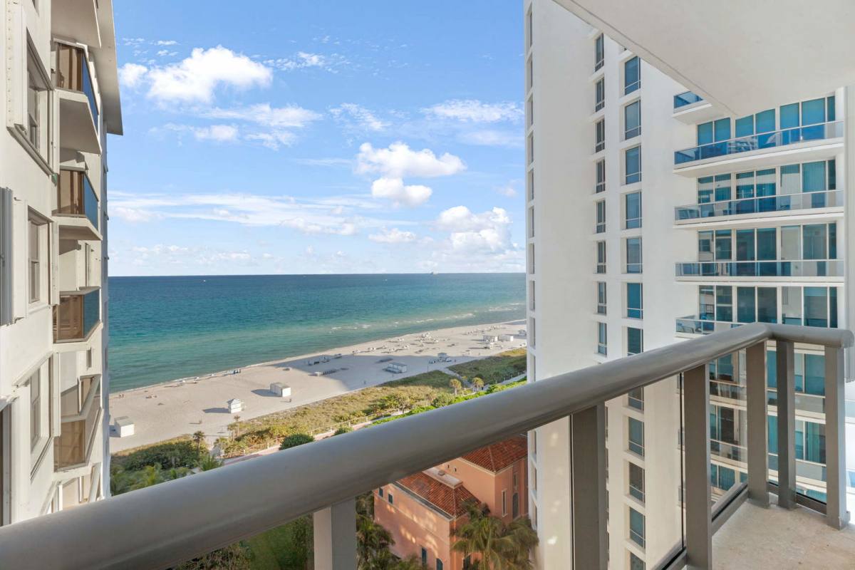 Apartment for rent at 6039 Collins Ave #1527, Miami Beach, FL 33140
