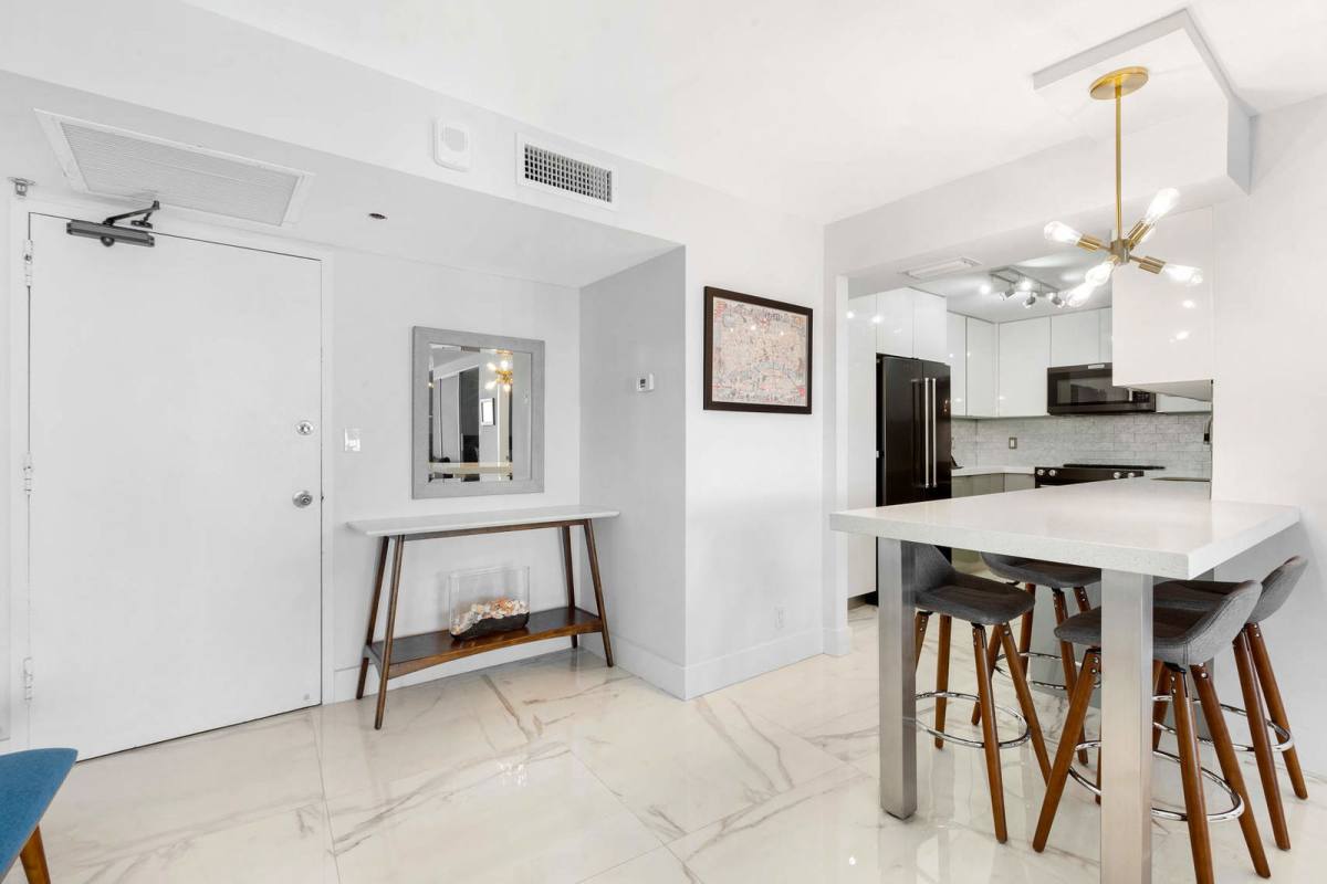 Apartment for rent at 6039 Collins Ave #1527, Miami Beach, FL 33140