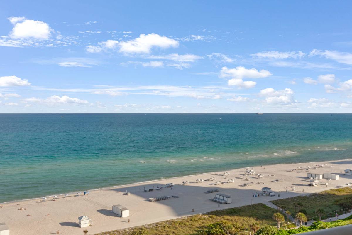Apartment for rent at 6039 Collins Ave #1527, Miami Beach, FL 33140