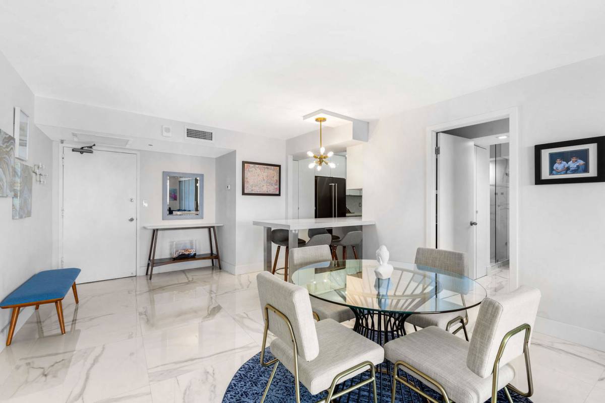 Apartment for rent at 6039 Collins Ave #1527, Miami Beach, FL 33140