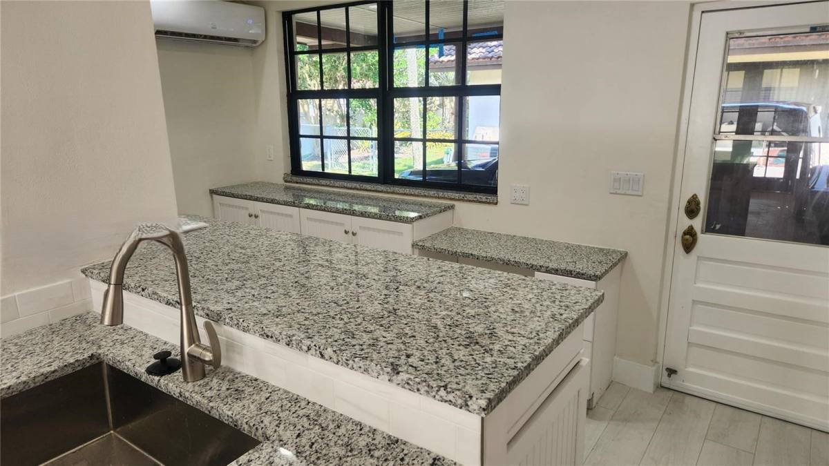 House for rent at 85 Deer Run, Miami, FL 33166