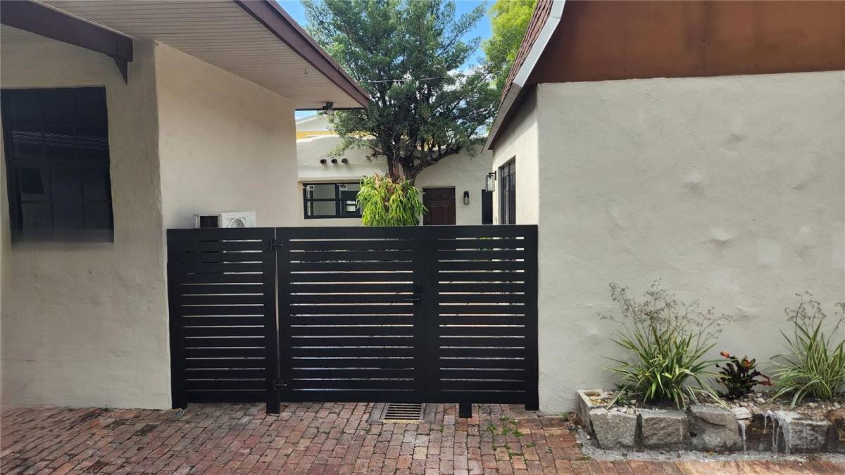 House for rent at 85 Deer Run, Miami, FL 33166