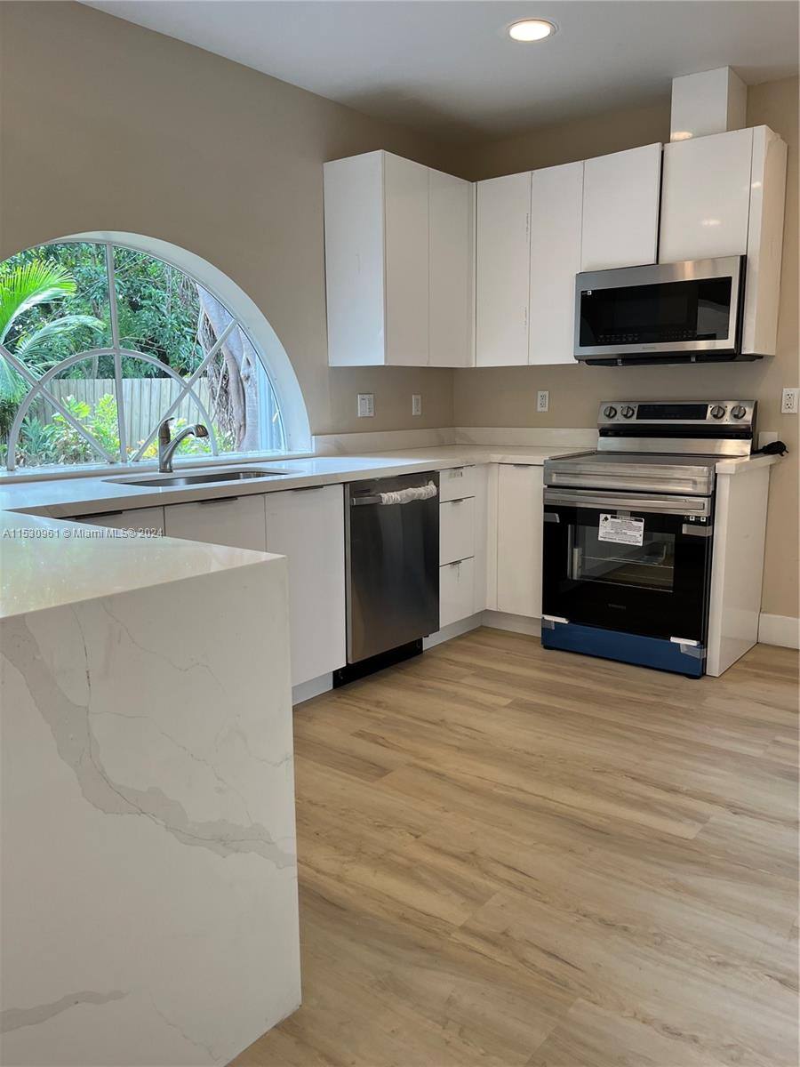 House for rent at 550 NE 174th St, Miami, FL 33162