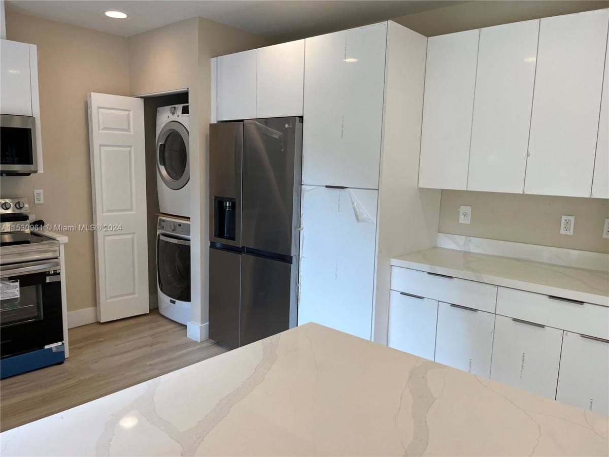 House for rent at 550 NE 174th St, Miami, FL 33162