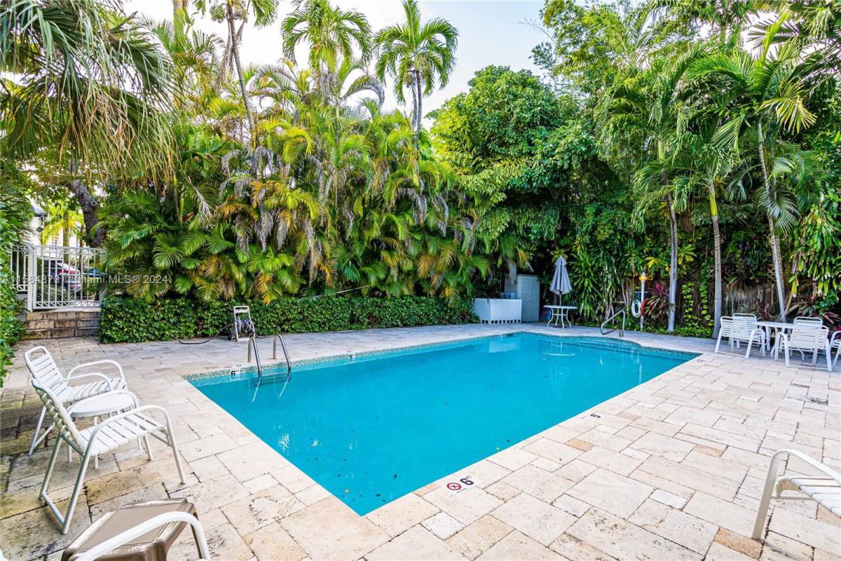 Townhouse for rent at 2945 Bridgeport Ave, Miami, FL 33133