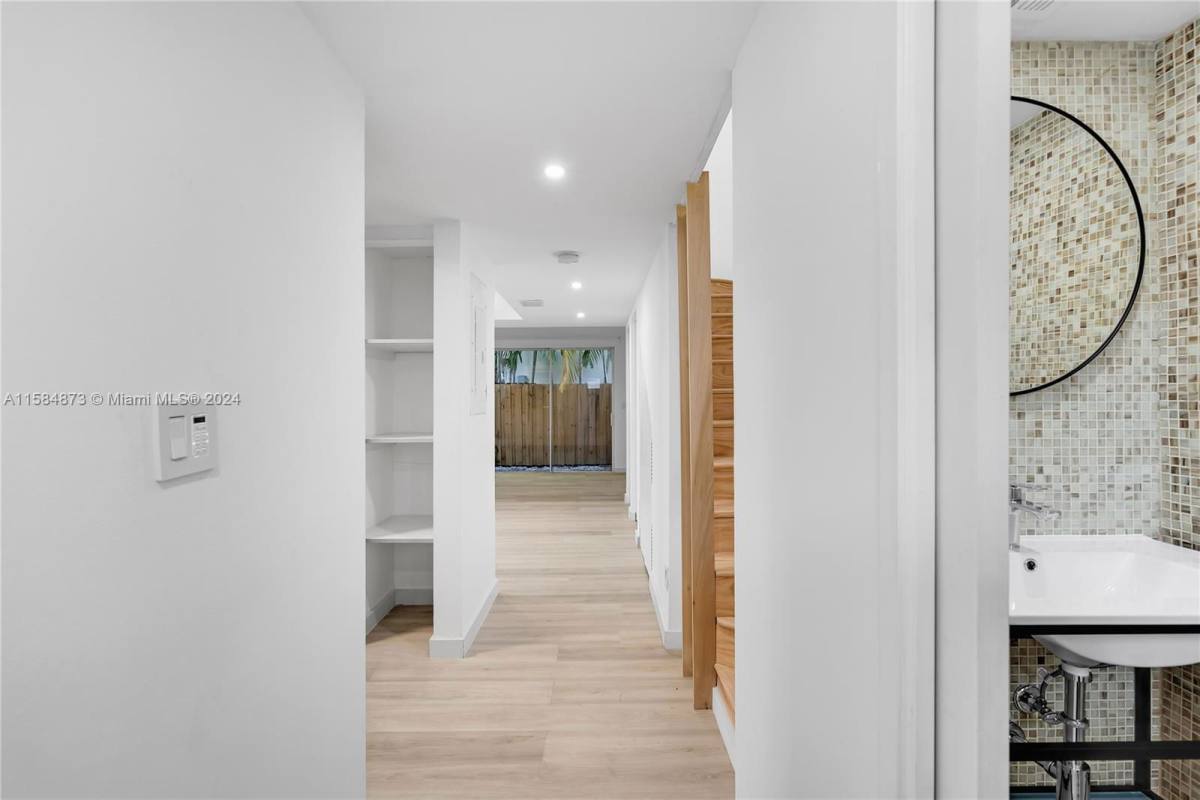 Townhouse for rent at 2945 Bridgeport Ave, Miami, FL 33133
