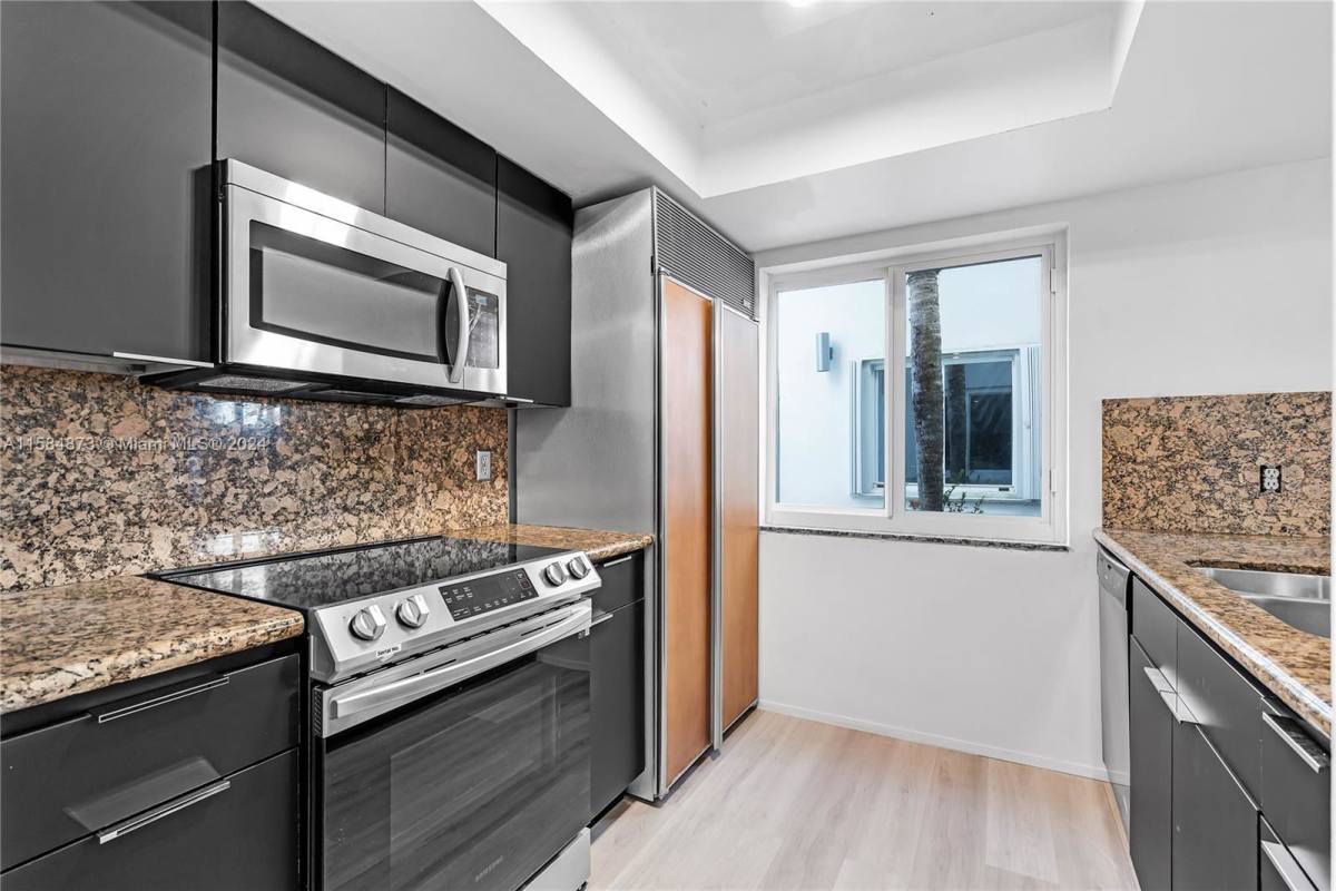 Townhouse for rent at 2945 Bridgeport Ave, Miami, FL 33133