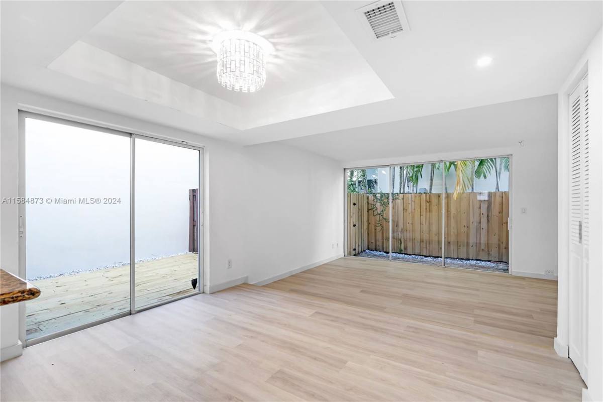 Townhouse for rent at 2945 Bridgeport Ave, Miami, FL 33133