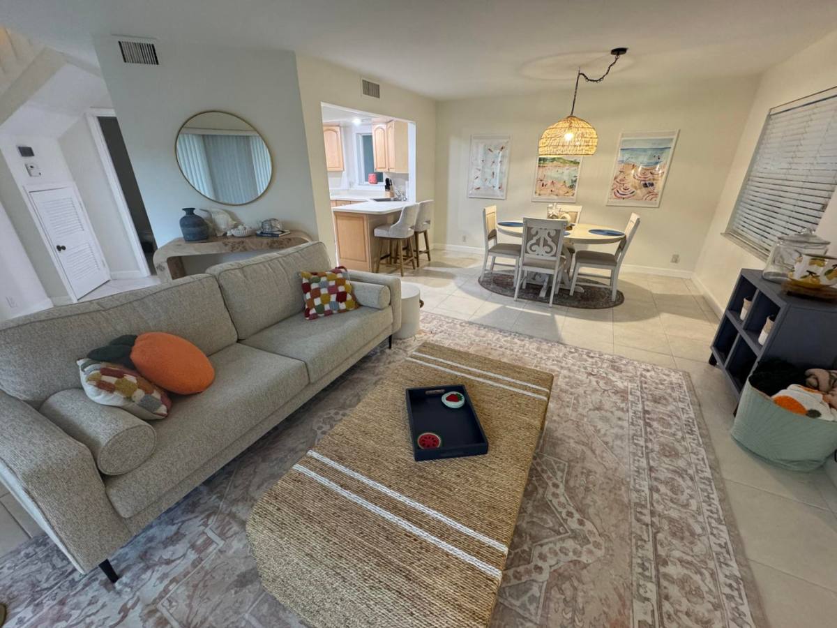 Townhouse for rent at 176 Seabreeze Circle, Jupiter, FL 33477