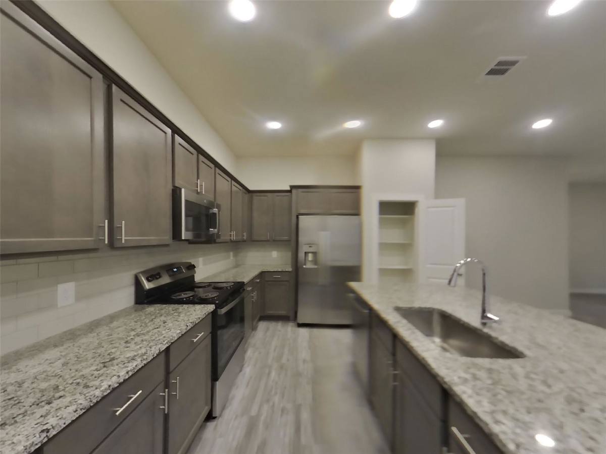 House for rent at 9835 Willow Creek Commerce Dr #610, Tomball, TX 77375