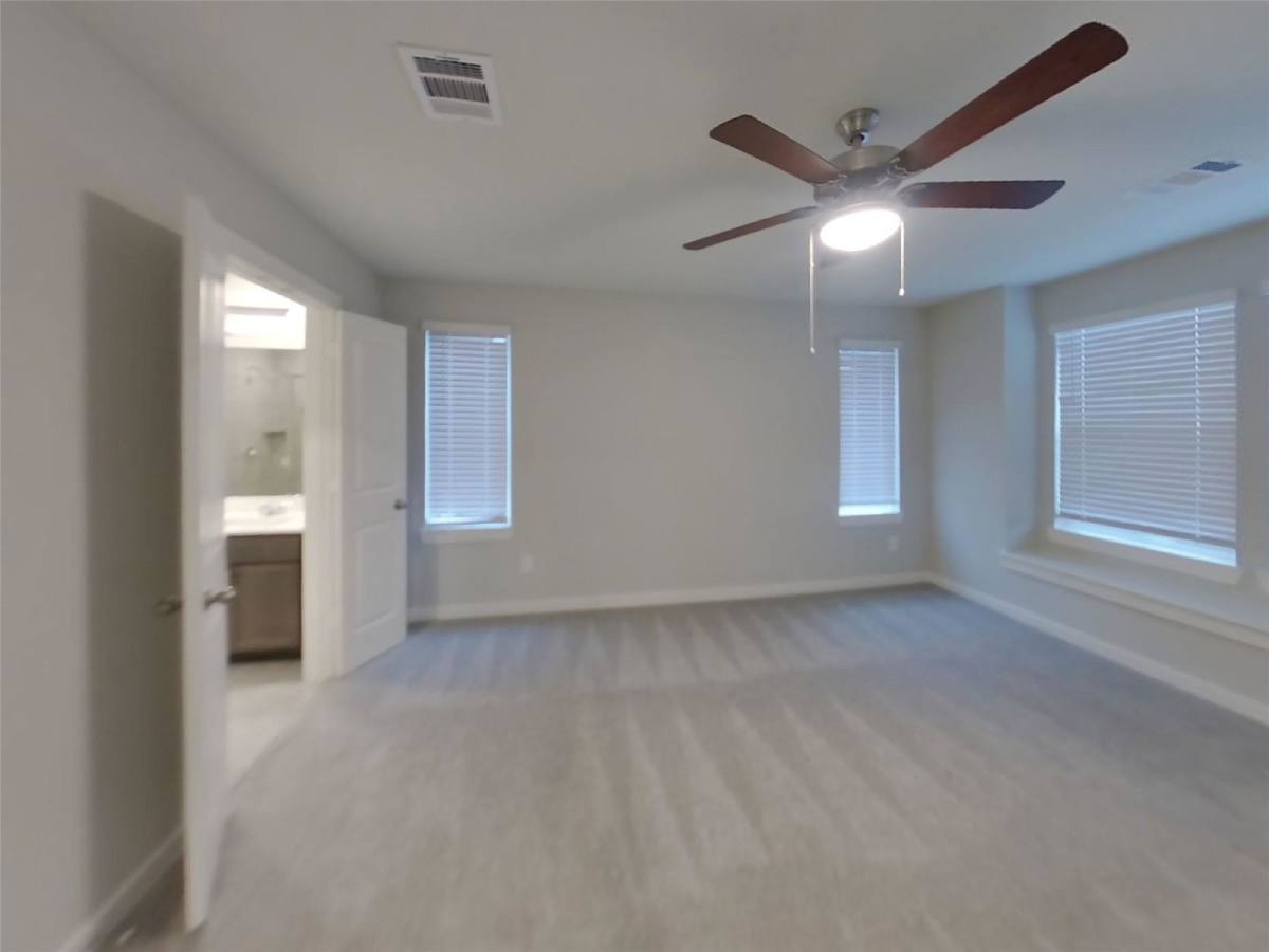 House for rent at 9835 Willow Creek Commerce Dr #610, Tomball, TX 77375