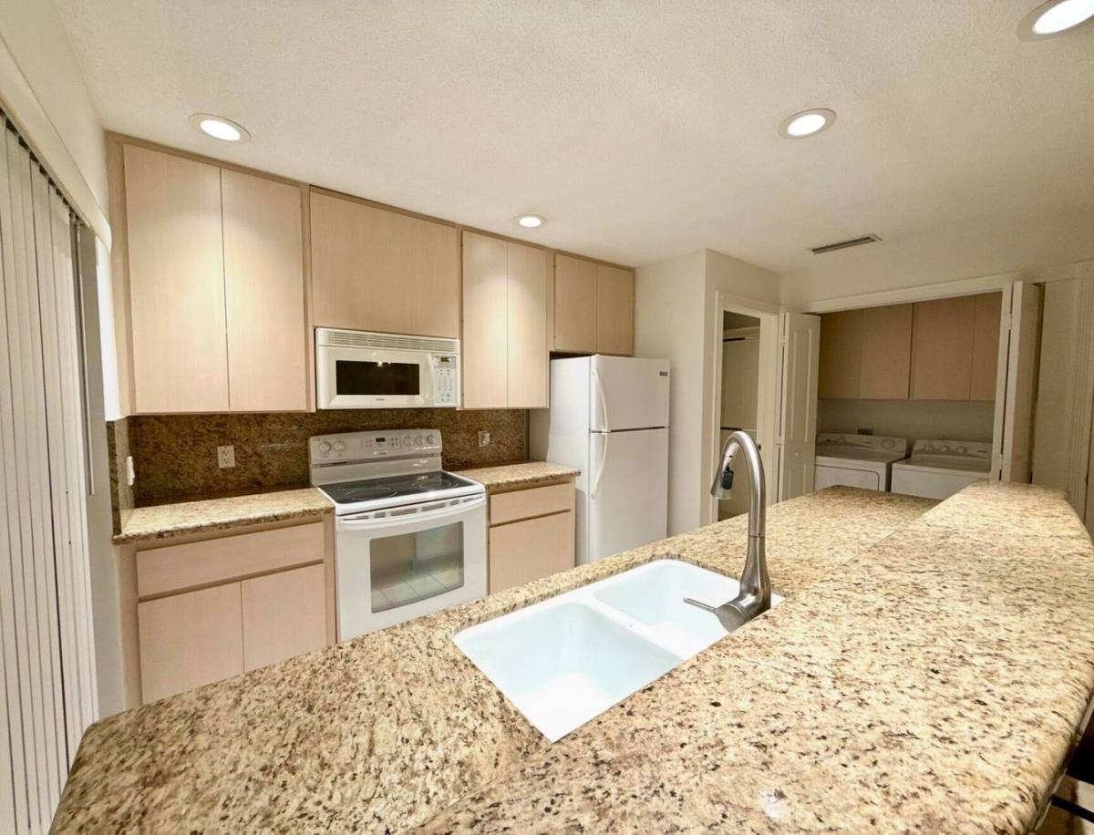 House for rent at 304 Sun Terrace Court, West Palm Beach, FL 33403